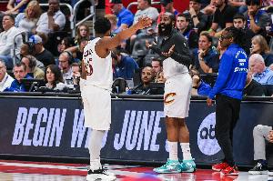 夸梅：骑士是米切尔的球队 最后却全是哈登打 教练太偏心哈登了