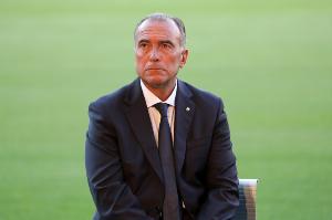 尤斯特在巴萨庆功晚宴致辞：这支球队有望成为传奇，感谢莱万