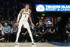 文班亚马单季入选双一阵+DPOY 历史第五人&比肩乔丹大梦上将小卡