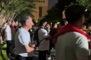0-3~广厦球迷破防：要点脸吗？软蛋！女球迷：有本事骂上海人去吧